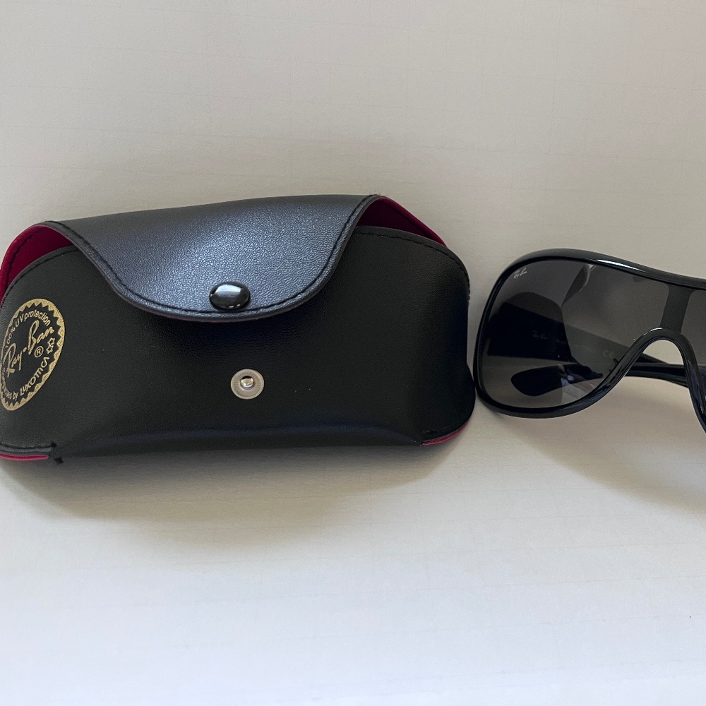 Ray-Ban RB4099 Sunglasses